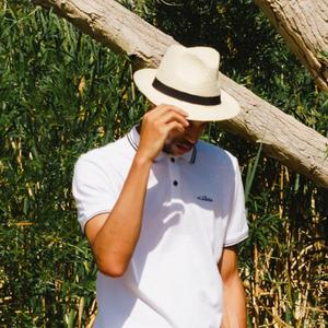 偷拍大白天夫妻性对白
