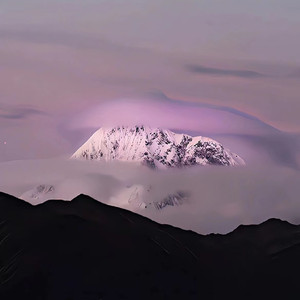 偷拍大白天夫妻性对白
